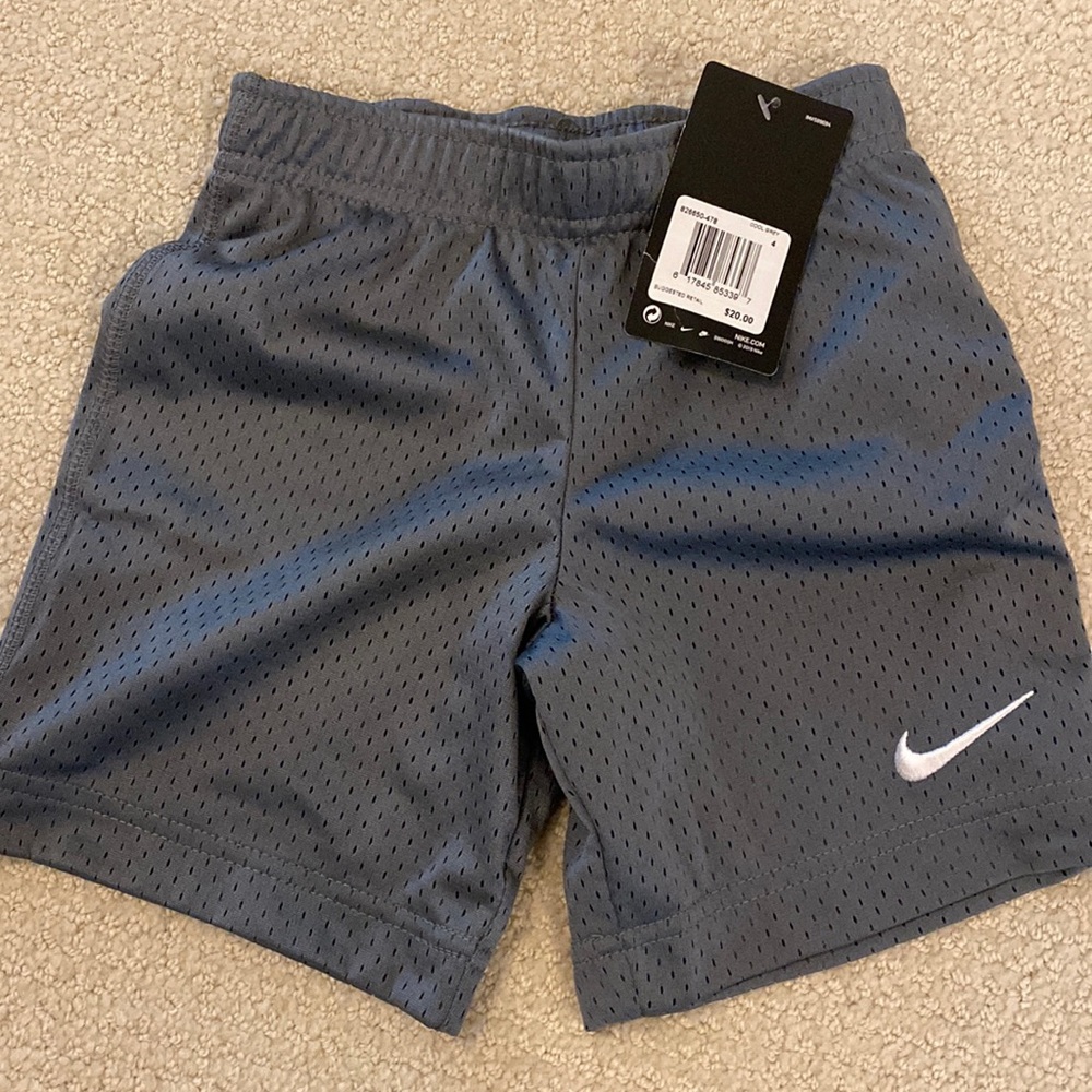 NWT Nike Gray Mesh Shorts 4